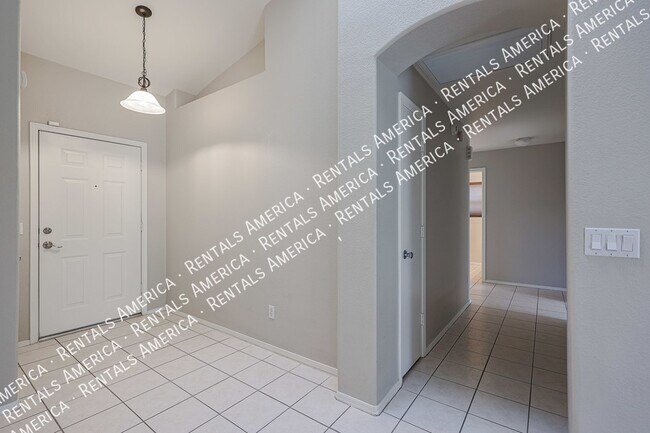 Building Photo - BEAUTIFUL FAMILY HOME IN PEORIA!!!