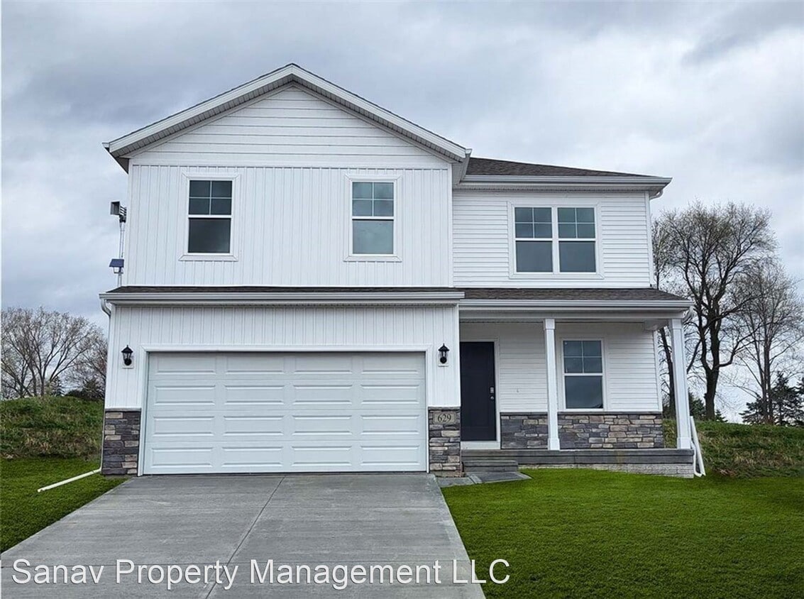 4 br, 2.5 bath House 510 Elizabeth Lane NW House Rental in