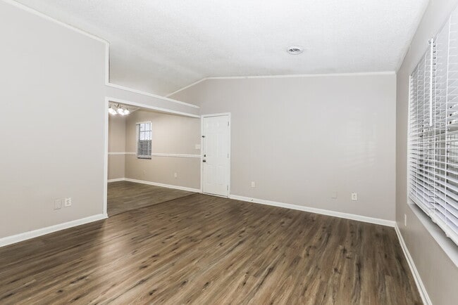 Building Photo - 8450 N Pond Dr