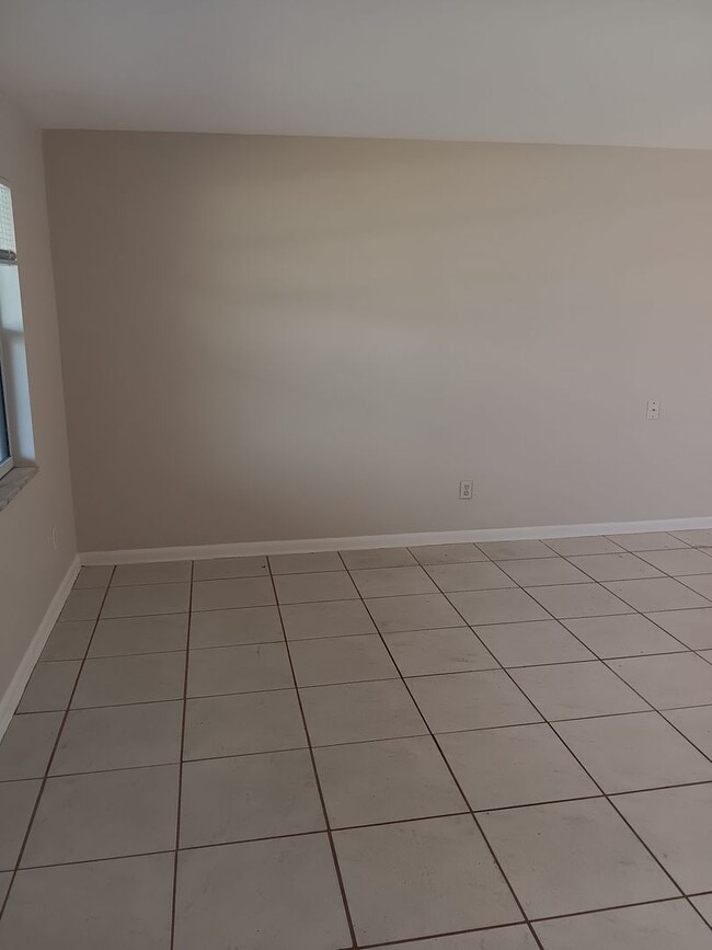 Foto del edificio - 3/2 Pool home available NOW