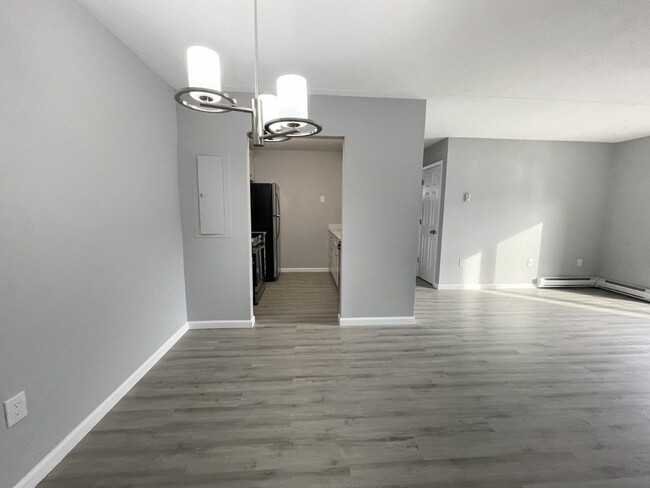 Foto del edificio - 36 Maplecrest Dr
