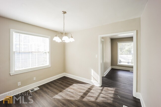 Building Photo - 1284 Westmont Rd SW