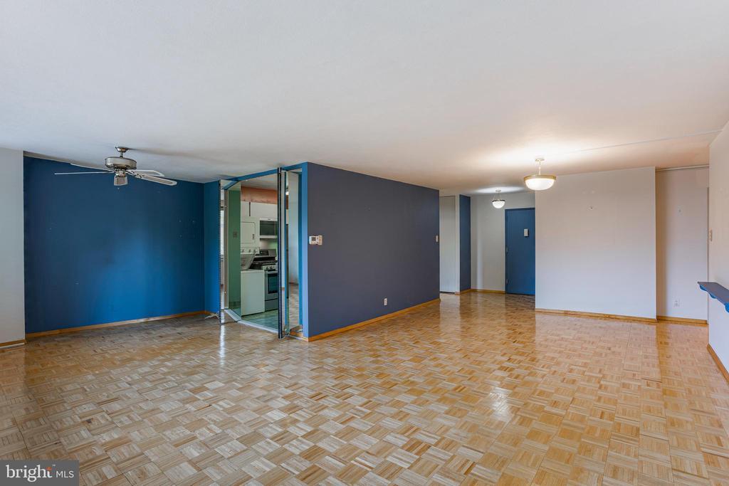 2401 Pennsylvania Ave Unit 3B27, Philadelphia, PA 19130 Room for Rent