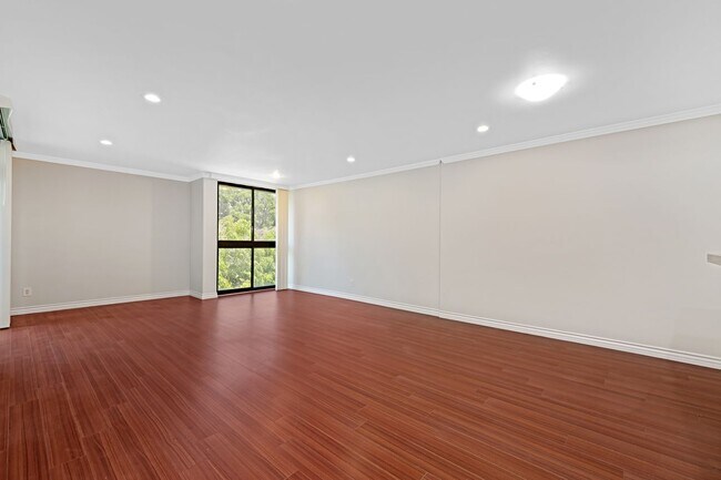 11750 W Sunset Blvd #301 Brentwood, CA 90049 - 11750 W Sunset Blvd