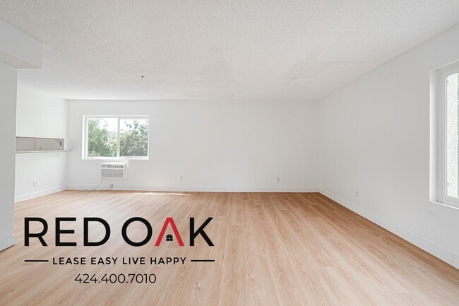 Building Photo - 13910 Sayre St