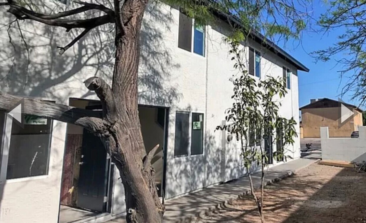 Foto principal - NEWLY REMODELED UNIT IN SURPRISE WITH BACK...