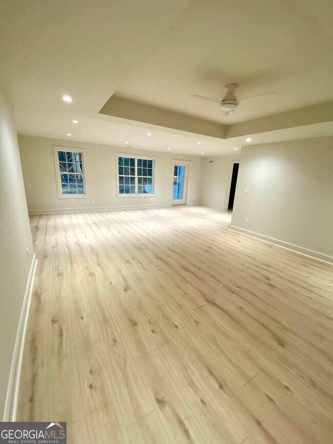 Foto del edificio - 886 Moore Rd