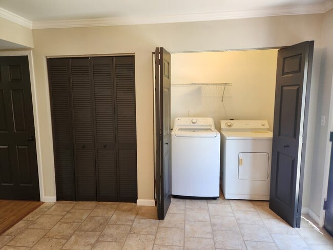 Building Photo - 3009 W Sunset Dr