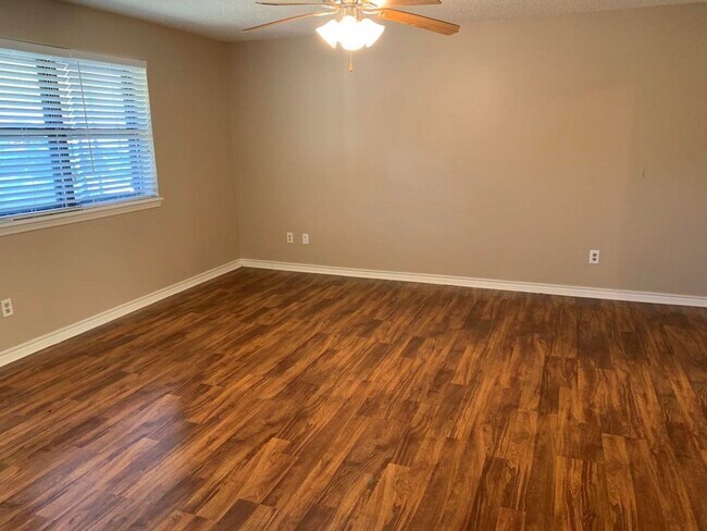 Foto del edificio - 1101 S Muskogee Ave