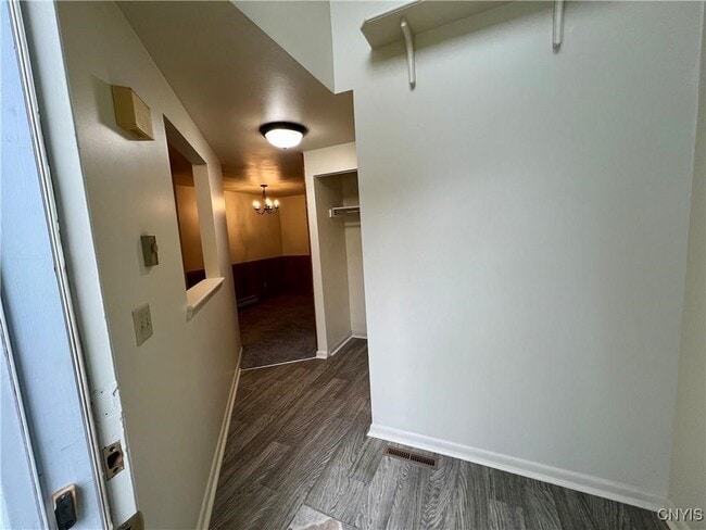 Building Photo - 8505 Sextant Dr