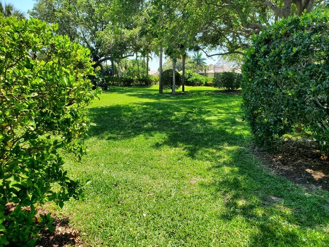 Building Photo - 3800 Cape Pointe Cir