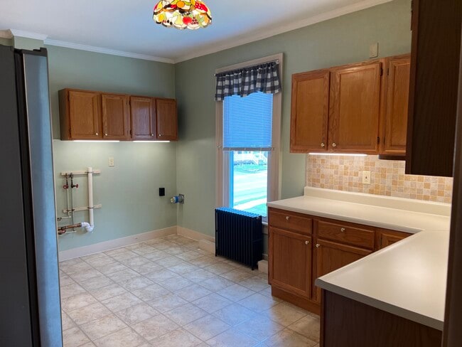 Building Photo - 121 Saratoga Ave