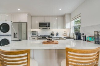 Building Photo - 5050 Gardena Ave