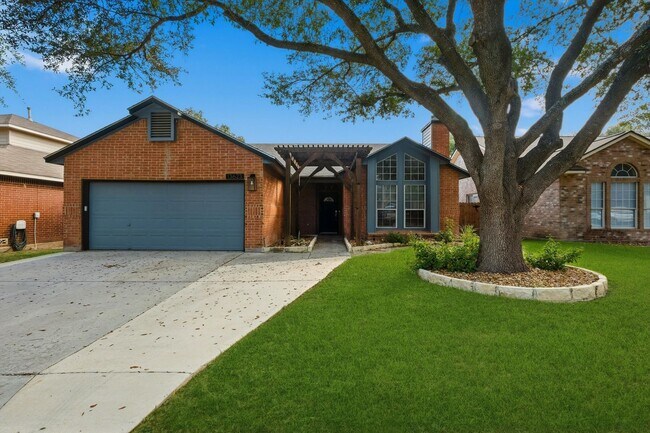 Building Photo - 13623 Summer Glen Dr