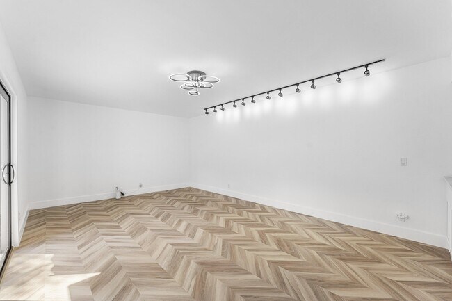 Foto del edificio - 3007 San Clara Dr