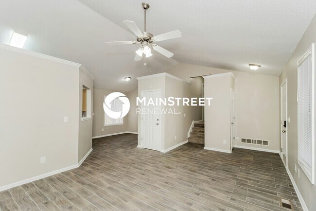 Foto del edificio - 4 Bedroom Pet-Friendly Home in Dallas, GA with Main Street Renewal