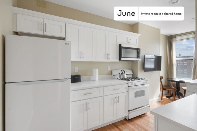 Foto del edificio - Room in Shared 4 bed/1 bath home in Allston