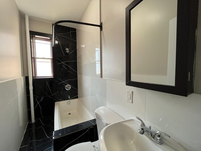 Foto del edificio - 104 Belmont Ave