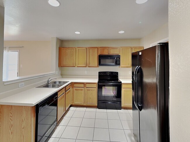 Foto del edificio - BEAUTIFUL HOME IN BURLESON ISD!