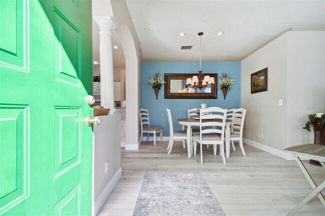 Building Photo - 1687 Starling Dr