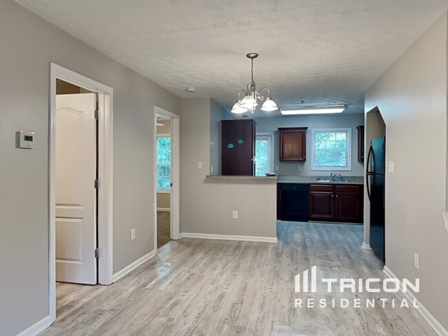 Building Photo - 1038 Wedgewood Ct NE