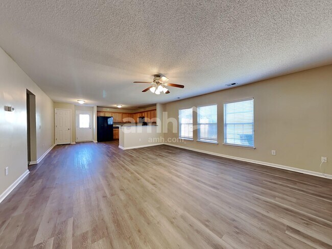 Foto del edificio - 4016 Broken Arrow Dr