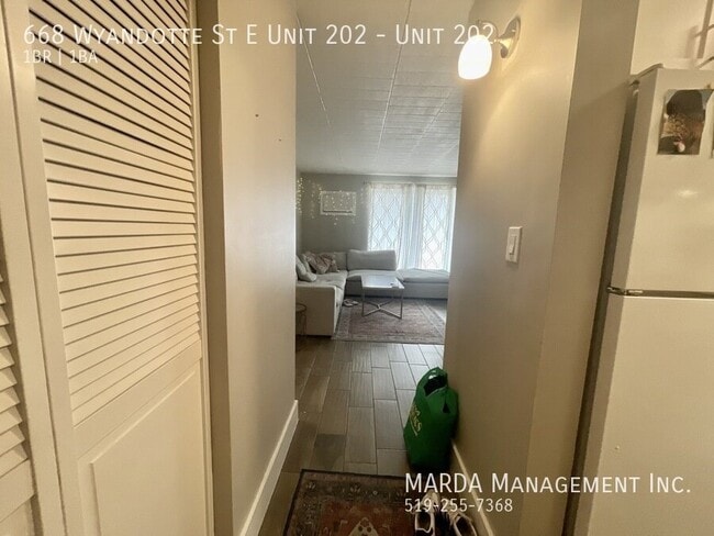 Building Photo - SPACIOUS 1 BED/1 BATH UNIT WITH BALCONY + HYDRO