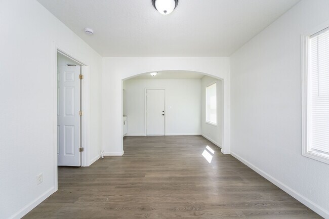 Foto del edificio - 836 N Oliver St