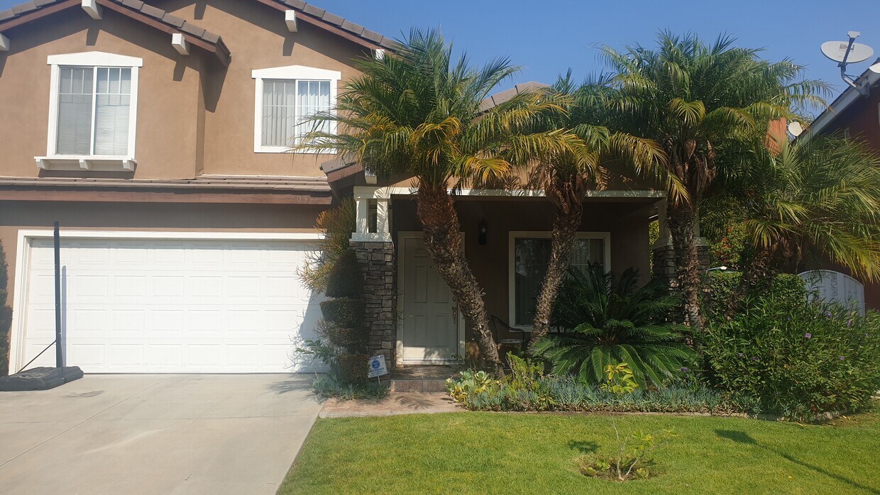 Foto principal - 2031 Pine Hurst Ln