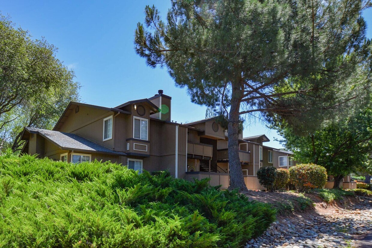 Sierra Oaks 2701 La Crescenta Dr Cameron Park, CA Apartments for