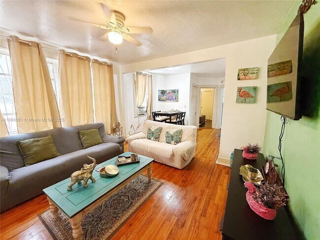 Foto del edificio - 2153 SW 14th Terrace