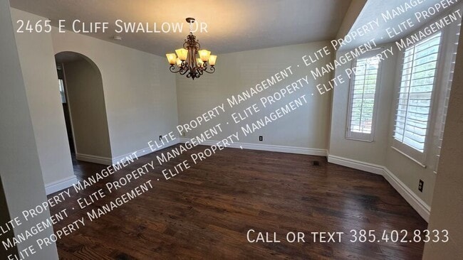 Photo - 2465 Cliff Swallow Dr House