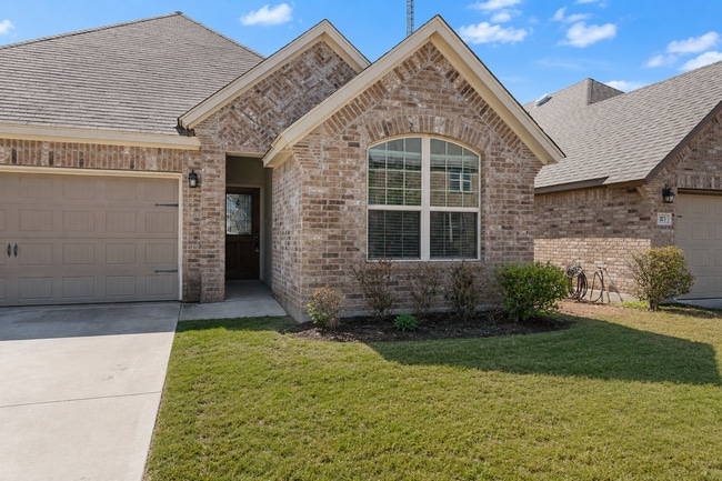 Building Photo - 369 Derby Dr