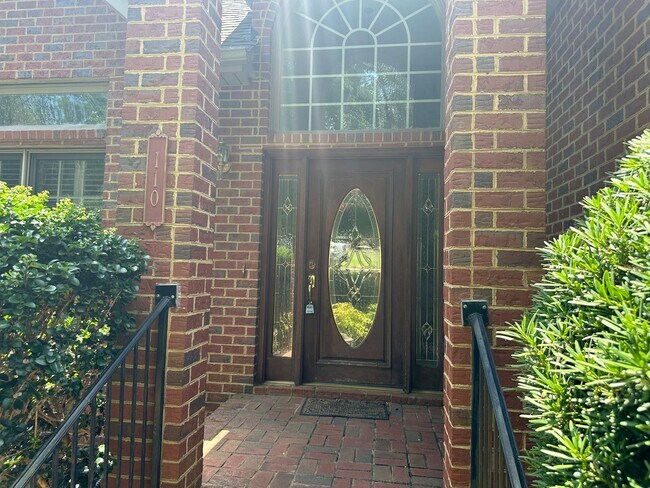 Building Photo - Gated Community!  3 Bedroom 2 1/2 Bath Bri...