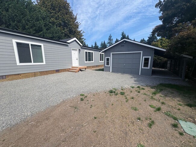 Foto del edificio - *PRICE DROP* Your Cozy, Updated Rambler Re...