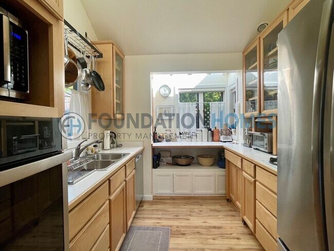 Foto del edificio - 45A Laurel Grove Ave