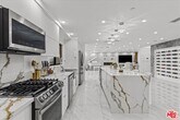 Foto principal - 8600 Farralone Ave