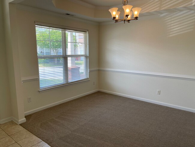 Building Photo - Beautiful Norfolk Waterfront Condo!