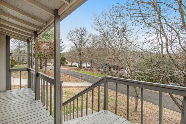 Building Photo - 5857 Willow Ridge Rd