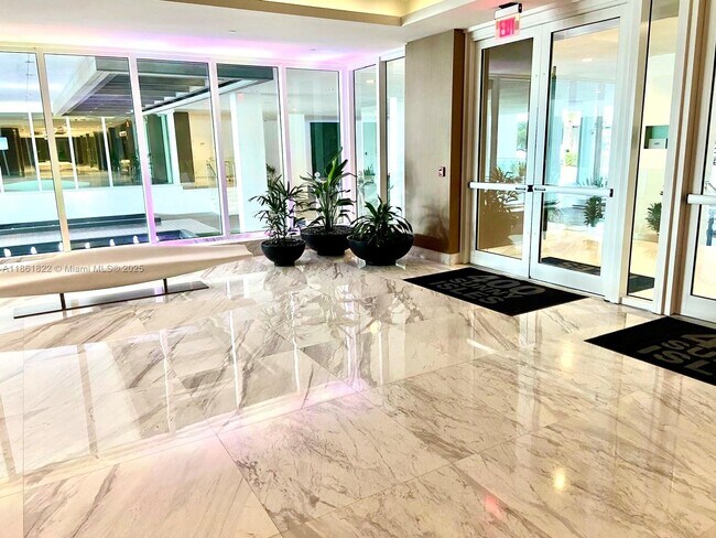 Foto del edificio - 400 Sunny Isles Blvd