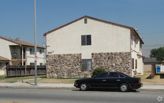 Building Photo - 855-859 863 867, 871 E. 120th St