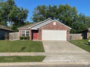 Building Photo - 4616 W Hoover Loop