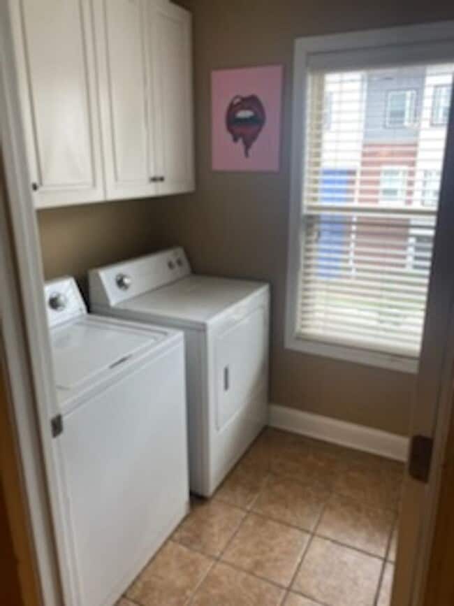 Building Photo - Fall 2026 Plainsview Condos