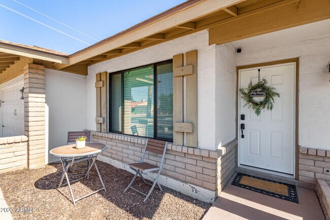 Foto del edificio - 5202 E Sheena Dr