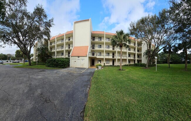 Foto del edificio - 2500 105th Ave N