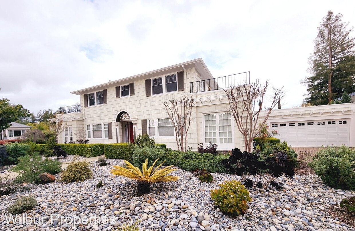 Primary Photo - 4 br, 3.5 bath House - 605 Guinda Street