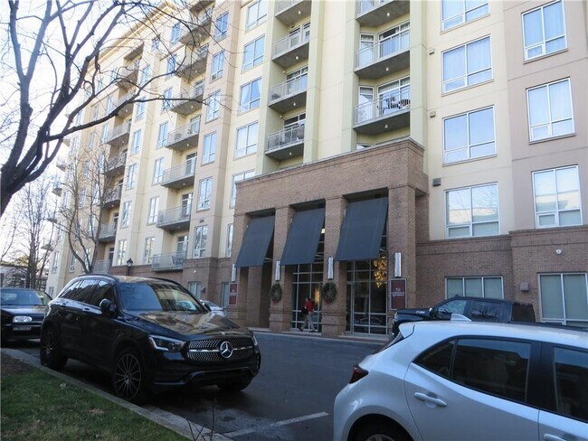 Building Photo - 711 Cosmopolitan Dr NE