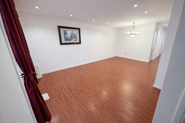 Building Photo - 29 Duntroon Crescent