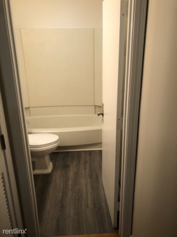 Building Photo - 1 br, 1 bath Apartment - 73 Bank St 4 Unit 4