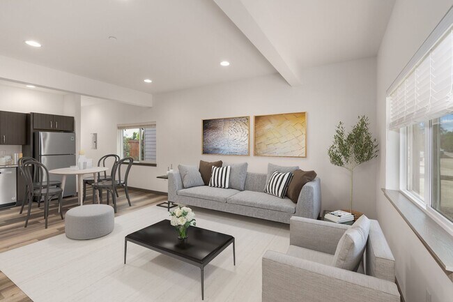 Foto del edificio - Beautiful Spacious Two Bedroom Townhouse i...